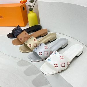 Designer-Hausschuhe, Sandalen, Mode, Sommer, Luxusmarke, Damen-Flip-Flops, orangefarbenes Leder, Outdoor-Slipper, Damen-Strandsandalen