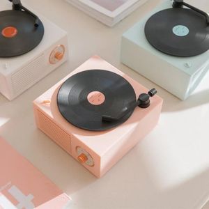 スピーカーミュージックボックスタイプBlutin BluetoothステレオワイヤレスビンテージレトロマイクスピーカーHifi Auxサポートポータブルレコードプレーヤーの形状