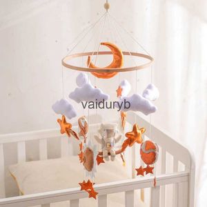 Mobiles# Culla Mobile in legno Sonagli per bambini Morbido feltro Spazio esterno Astronauti Letto Campana Carillon per neonato Giocattoli appesi Staffa per culla Regali per bambinivaiduryb