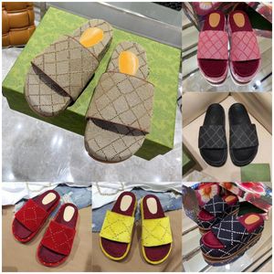 Sandálias de designer Mulheres Moda Chinelos Bordados Lona Plana Mules Plataforma Bordada Linho Salto Alto Sandália Plataforma Sliders Sapatos