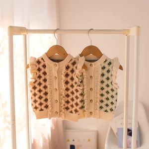 Herbst Mädchen Weste Süße Kinder Pullover Spitze Kleine Blume Baby Kinder Mantel Frühling Einreiher Strickjacke 240116