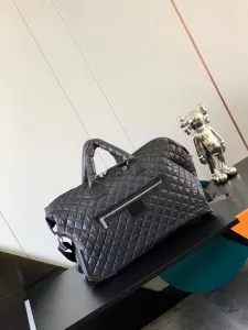 Kvinnliga resväskor reser vagnbaggar resor axelpåsar varumärkesdesigner helg duffel väska bära på bagage