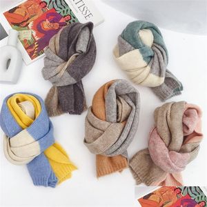 スカーフの生徒の色マッチングスカーフ秋の冬の女性ファッション肥厚暖かい柔らかい長いスカーフを維持する