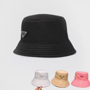 PRA RE-NYLON BULKET HAT 2024 Klasyczny luksusowy projektant Fisherman Hat PR Oficjalna strona internetowa 1: 1 Wysokiej jakości mężczyźni i kobiety duże brzegi słoneczne czapki