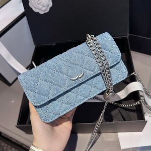 Camellia Mini Flap Women Evening Bags 15cm Vintage Clutch Denim Matelasse Luxury Handbag Crossbody Designer Bag Justerbar kedja axelväska myntväska sacoche