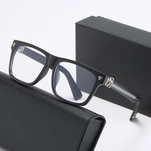 2024 Luxur Designer CH Solglasögon för män Kvinnor Kromar Glasögon Ramar Fashion Trend Flat Lens Matchade Myopia Heart Eyeglass Frame Man Unisex Eyewear Qqbj