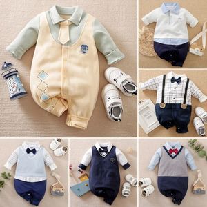 コットンの男の子ロンパー幼児紳士スーツプレッピースタイルニット編成長袖ハンサム服0-12m 240116