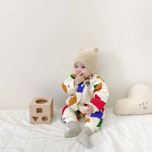 Zimowe chłopcy i dziewczęta pasują do koloru plus kaszmirowe ubrania pełzające dla dzieci ubrania dla dzieci w stylu zagranicznym 240116