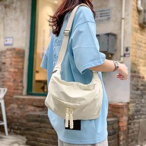 Waist Bags Designer Chest Bag Tote Leisure Exercise Woman Crossbody Street Hip Hop Fashion Nylon Students Shoulder Purse