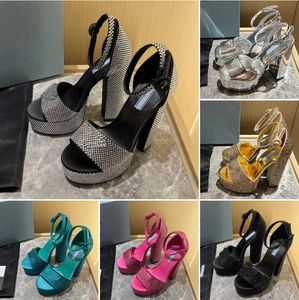 Designer-Schuhe, Satin-Plateau-Kristalle, Sandalen, Damenmode, metallische Plateau-Sandalen, luxuriös, sexy Absatz, 14 cm, Dreiecksmarkierung, hochhackige Sandalen, Größe 35–42