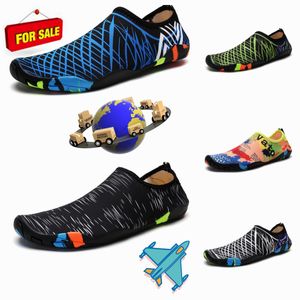 2024 Sea Sports New Outdoor Soft Sole sandali da spiaggia da donna da uomo classici pantofole a righe Casual di alta qualità EVA