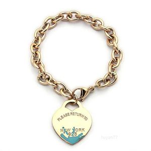 Bracelets 하트 하트 여성 복숭아 디자이너 보석 체인 드립 오일 팔찌 전체 브랜드 웨딩 크리스마스 선물 ISMS T80C