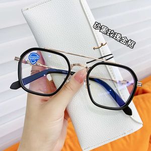 2024 Luxury Designer CH Solglasögon för kvinnor Chromes Glassar Ramar Mens Fashion Flat Lens Trend Metal Eye New Plain Heart Eyeglass Frame Ladies Unisex Eyewear Y0x2