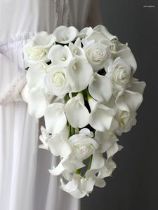 Bröllopsblommor Cascading Bouquet for Bride Exquisite Waterfall High-End Calla Lily Fake Hand Helda Ramos de Novia