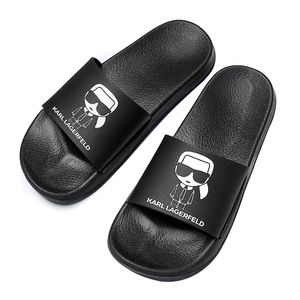 Karl Sliders Woman Summer Fashion Casual Slipper Luxury Designer Sandal 10a Top Quality Flat Beach Lagerfield Rubber Shoe Slide Travel Present Loafers Män Sandale Pool
