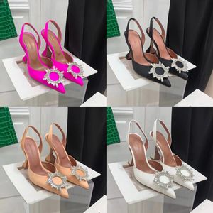 Amina Muaddi Begum Crystal-embelshish Buckle Stain Pumps Shoes Spool Heels Sandals 여성 고급 디자이너 드레스 신발 저녁 슬링 백 샌들 공장 신발