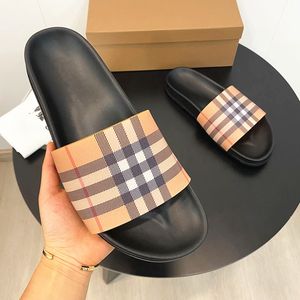 Platt flip dubbel lyxiga toffeldesigner sko för kvinna man gummi glid tazz tozzs sandaler dhgate sommar sandale strandsko loafer stripe plaid sandal flopp skor