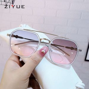 2024 Luxury Designer CH Solglasögon för kvinnor Chromes Glassar Ramar Mens Tiktok Metal Fashion Frosted Flat Lens Heart Eyeglass Frame Ladies Unisex Eyewear K8Z9
