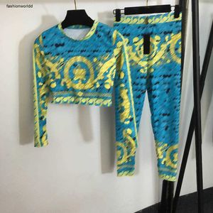 Designer-Damenbekleidung 23SS Damen-Trainingsanzug Yoga-Anzug Damen Sport Yoga Schweißabsorbierend Atmungsaktiv und dehnbar Koreanische Ausgabe Hochwertige Damenbekleidung UDFX