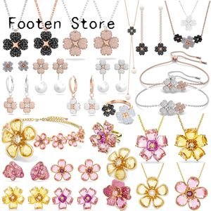 Necklaces Swa 2023 Fashion Ladies Jewelry Sets Latisha Clover Series Collection Flowers Pearl Earrings Necklaces Bracelets Ring for Women