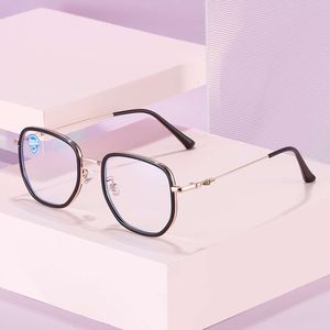 2024 Designer di lusso Ch Occhiali da sole per donna Cromati Montature per occhiali Uomo Nuovo Grande Ottica Equipaggiata Miopia Cuore Montatura per occhiali Donna Occhiali unisex Visto