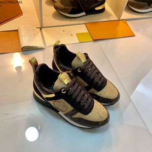 Sapatos de cano alto 2024 estrela europeia com o mesmo parágrafo couro malha superior sapatos baixos direto da fábrica frete grátis35-45 bvcde20002