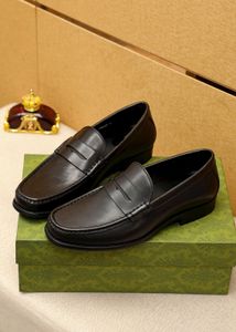 Najlepsze nowe skórzane buty dla biznesu mężczyzn Oxfords Designer Designer Buretyczny Pasek Burza Oryginalne buty pudełkowe Rozmiar 38-44
