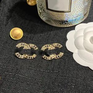 Golden Stud Earring Designer örhängen för kvinnor Män lyxig juveler Guldkum