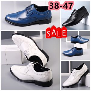 Designer Scarpe Scarpe casual Uomo Blu bianco marrone Scarpe in pelle Punta a punta banchetti vestito Tacco da uomo d'affari EUR 38-47 Prezzo basso