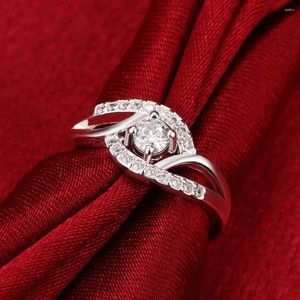 Klaster Pierścienie Pretty 925 Sterling Srebrny Diamon z cyrkonem dla kobiet Prezenty Wedding Prezenty Wysokiej jakości biżuterię Pierścionek zaręczynowy