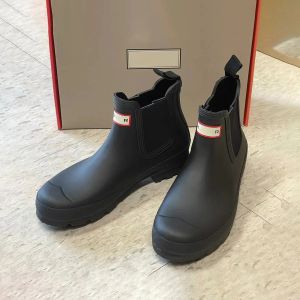 Botas mais recentes Caçadores Sapatos Casuais Botas de Chuva Botas de Escalada Designer Inverno Mulheres Ao Ar Livre Qualidade Viagem Preto Tornozelo Bota Plataforma Homens Caminhada Loafer Com Caixa Presente