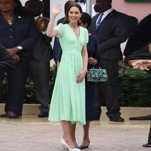 Princess Kate New Designer Sexig Summer Högkvalitativ kvinnors korta ärmar veckade mode Elegant Casual Sweet Vintage Pretty Chic Celebrity Party Office Dress