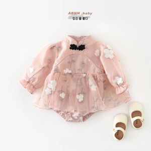 Spring Baby Girls National Rompers Bawełniany kwiat Zatchnięta siatka z długim rękawem Urodzona sukienka Bodysuit Bodysuit 240116