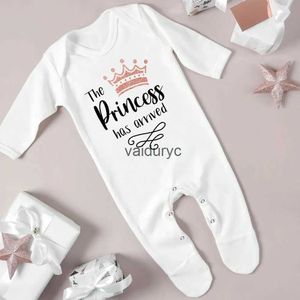 Rompers A princesa chegou impressão babygrow sleepsuit colet bodysuit recém -nascido vindo casa roupas de chuveiro infantil h240508