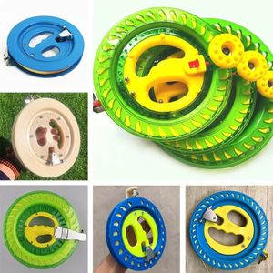 Kite Reel Winder Fire Wheel String Maniglia volante Strumento Twisted String Line Outdoor Round Blue Grip per Fying Kites Gioco all'aperto 240116