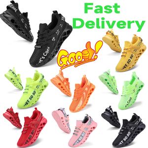 MENS Womens Speed ​​Trainer Sock Shoes Triple Black Lace-Up Beige White Clear Sole Volt Glitter Red Graffiti Green Runnning Sneakers Runner Outdoor
