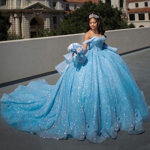 Sexig älskling Sky Blue Glitter Crystal Ruffles Ball Gown Quinceanera Dresses Off the Shoulder Peading Pleat Corset Vestido de 15 Anos