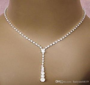 2022 BLING CRYSTAL BRIDAL SMYCKE SET Silverpläterad halsband Diamantörhängen Bröllopsmycken för brudbrudtärna kvinnor AC7127883