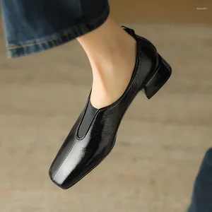 Модельные туфли, женские винтажные туфли-лодочки из натуральной кожи, на массивном среднем каблуке, с квадратным носком, в сдержанном стиле для взрослых, средней длины