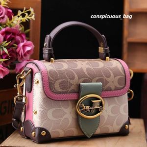 2024 New Fashion Small Square Bag Womens Rose Red Handheld Bag 고급 외국 스타일 One Shoulder Crossbody Bag