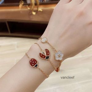 Van Four Leaf Clover Pulseira Cleef bangle vanly New Seven Star Ladybug Five Flower Feminino Alta Edição Moda Luz Luxo Pequeno Design Alto Sentido B