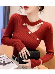 Kvinnors tröjor Spring Sexig utskuren öppen krage Elegant Knitwear Autumn Retro Nisch Designknapp-utbäddad stickad tröja