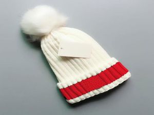 Mode vinter kvinnor stripe beanies hattar för kvinnliga män föräldra barnhuven med riktig tvättbjörn päls pompoms varma tjej pojkar barn mössa s4227758