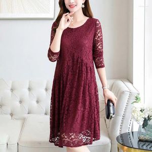 Casual Dresses Spring Autumn Vintage Spets Stylish Hollow Out Women's Clothing Round Neck Spliced ​​pendling A-line midje Midi-klänning