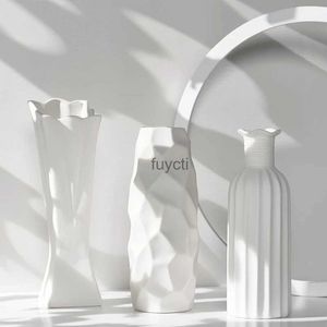 Vases White Art Ceramic Flower Vase decoration home decor accessories for living room Nordic Dining Room Porcelain tall Vases YQ240117