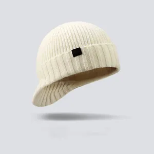 Berretti Berretto da uomo Cappello con paraorecchie lavorato a maglia in lana nera con bordo arrotolato Cappelli invernali da uomo a quadri natalizi