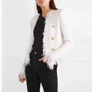 여성용 재킷 2024 가을 겨울 디자이너 여성을위한 겨울 디자이너 재킷 금속 사자 버튼 장식 된 술 트위드 프린지 짧은 코트