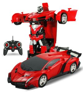 ダメージ払い戻し2IN1 RCカースポーツカー変換ロボットモデルリモートコントロール変形RCファイティングトイチルドレン039S GIFT6968513