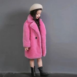 Vinterkläder för flickor Trench Coat Shorn Sheepskin Solid Color Långt överrock unisex Tjockna päls avstäng av Coolar 240116
