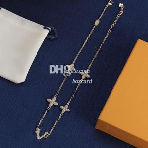 Luxury Chain Necklace Vintage Letter Plated Flower Pendant Necklace With Gift Box Package Daily Jewelry